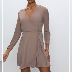 NWT Aritzia Babaton Optima Dress